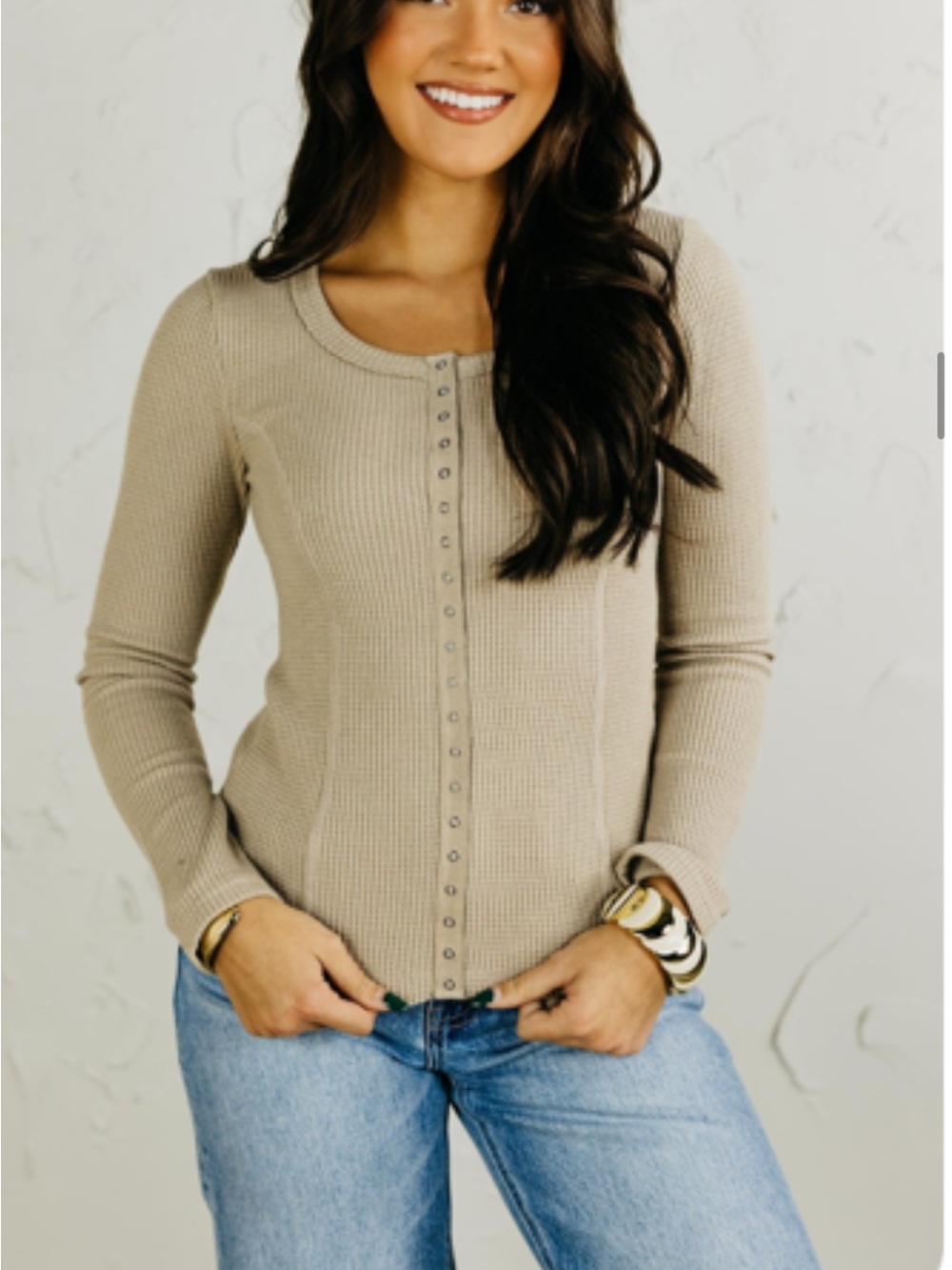 New in Women’s Large but fits Medium Long Sleeve Button Up Waffle Top Nwot